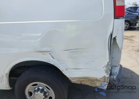 2010 Chevrolet Express G2500 Work Van from USA, damaged, VIN 1GCZGGBA3A1154411